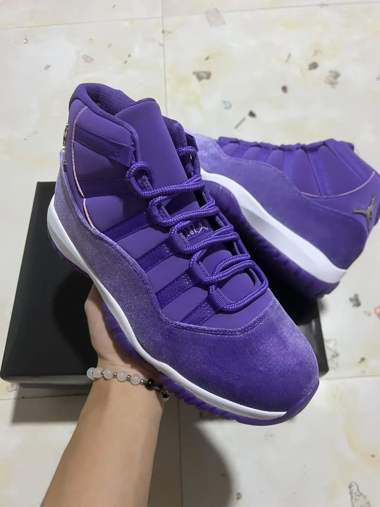 Air Jordan 11 أرجواني سويد هوت توب أحذية كرة السلة 2