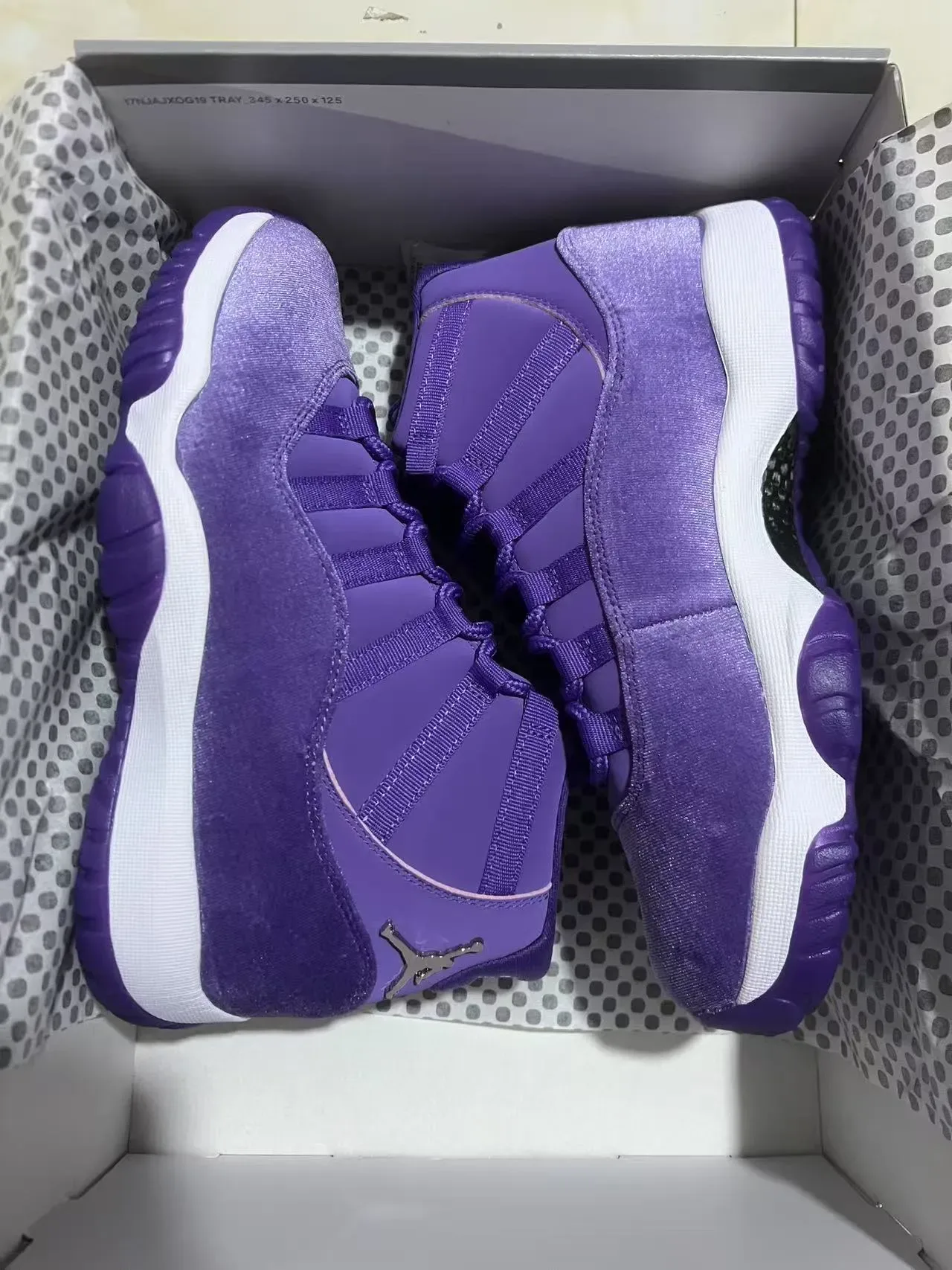 Air Jordan 11 أرجواني سويد هوت توب أحذية كرة السلة 9