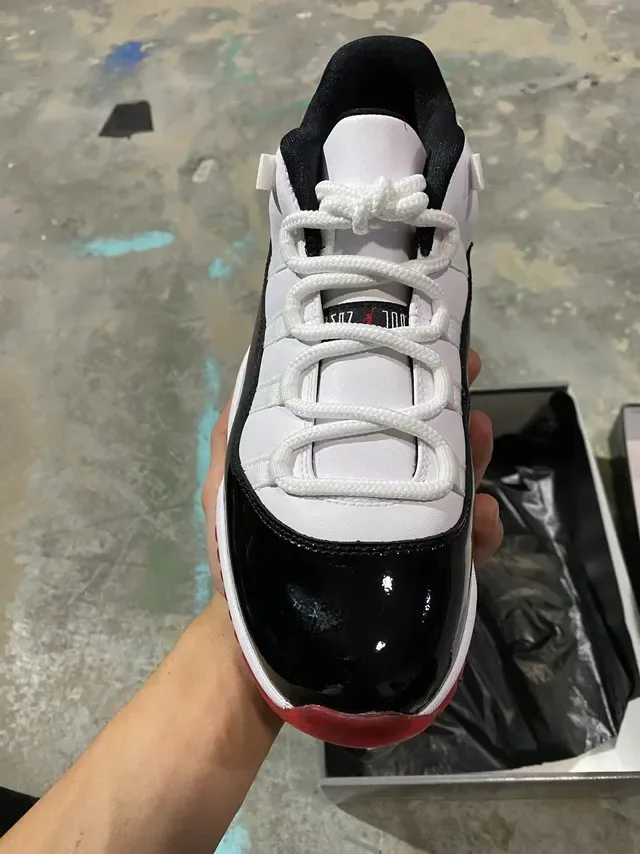 Air Jordan 11 Blanc Noir Rouge Chaussures de Basketball 3