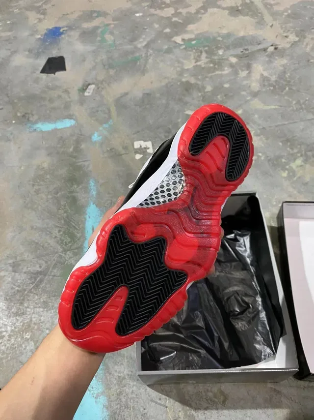 Air Jordan 11 Blanc Noir Rouge Chaussures de Basketball 5