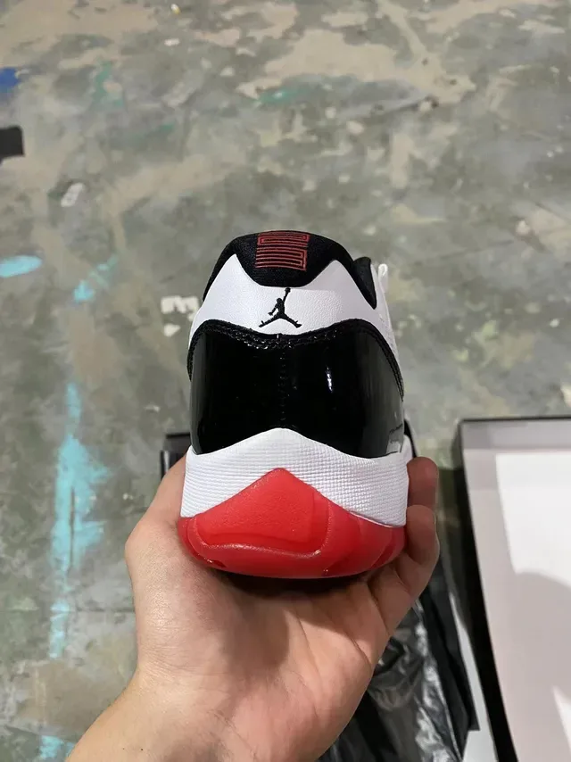 Air Jordan 11 Blanc Noir Rouge Chaussures de Basketball 6