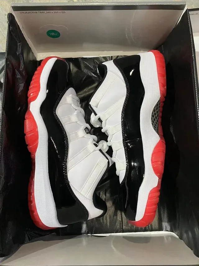 Air Jordan 11 Blanc Noir Rouge Chaussures de Basketball 7