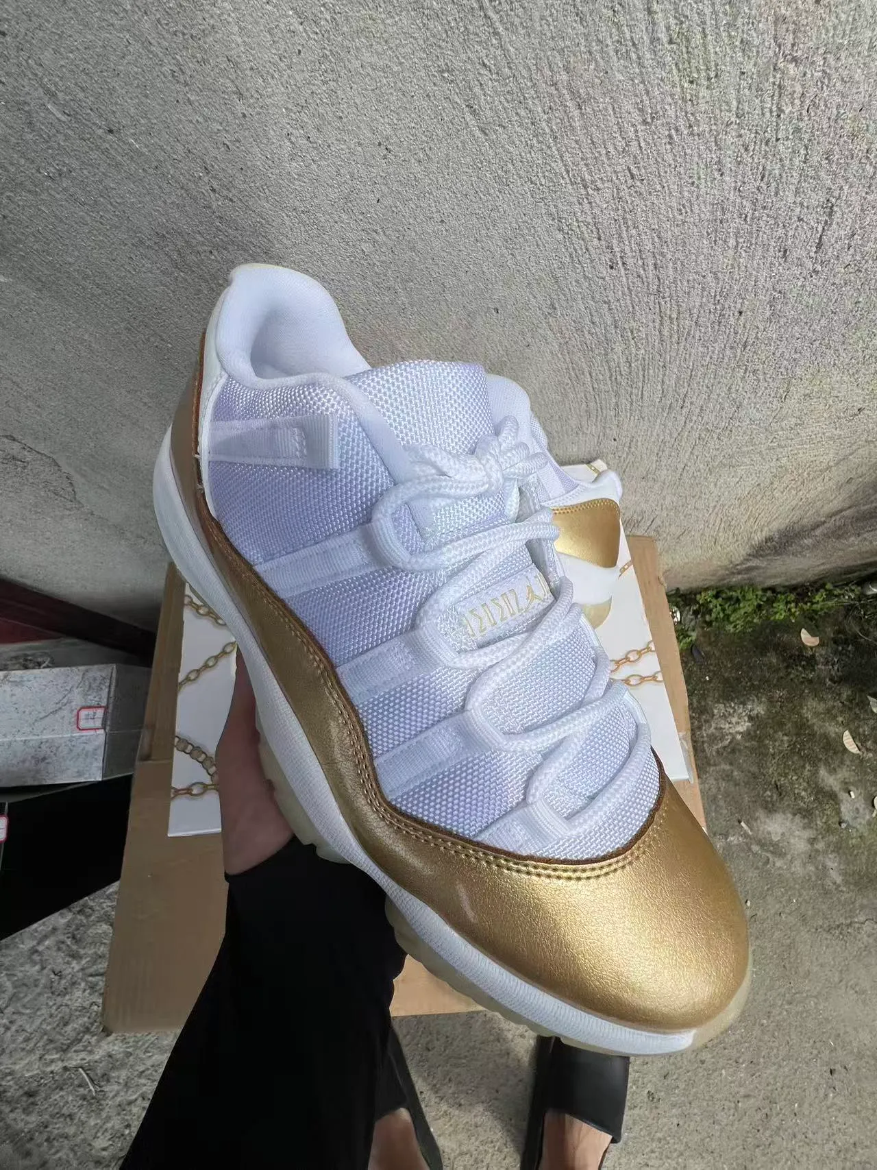 Air Jordan 11 White Gold Patent Leather Basketball Shoes 2