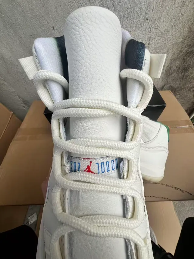Air Jordan 11 White Green Heel Basketball Shoes 4