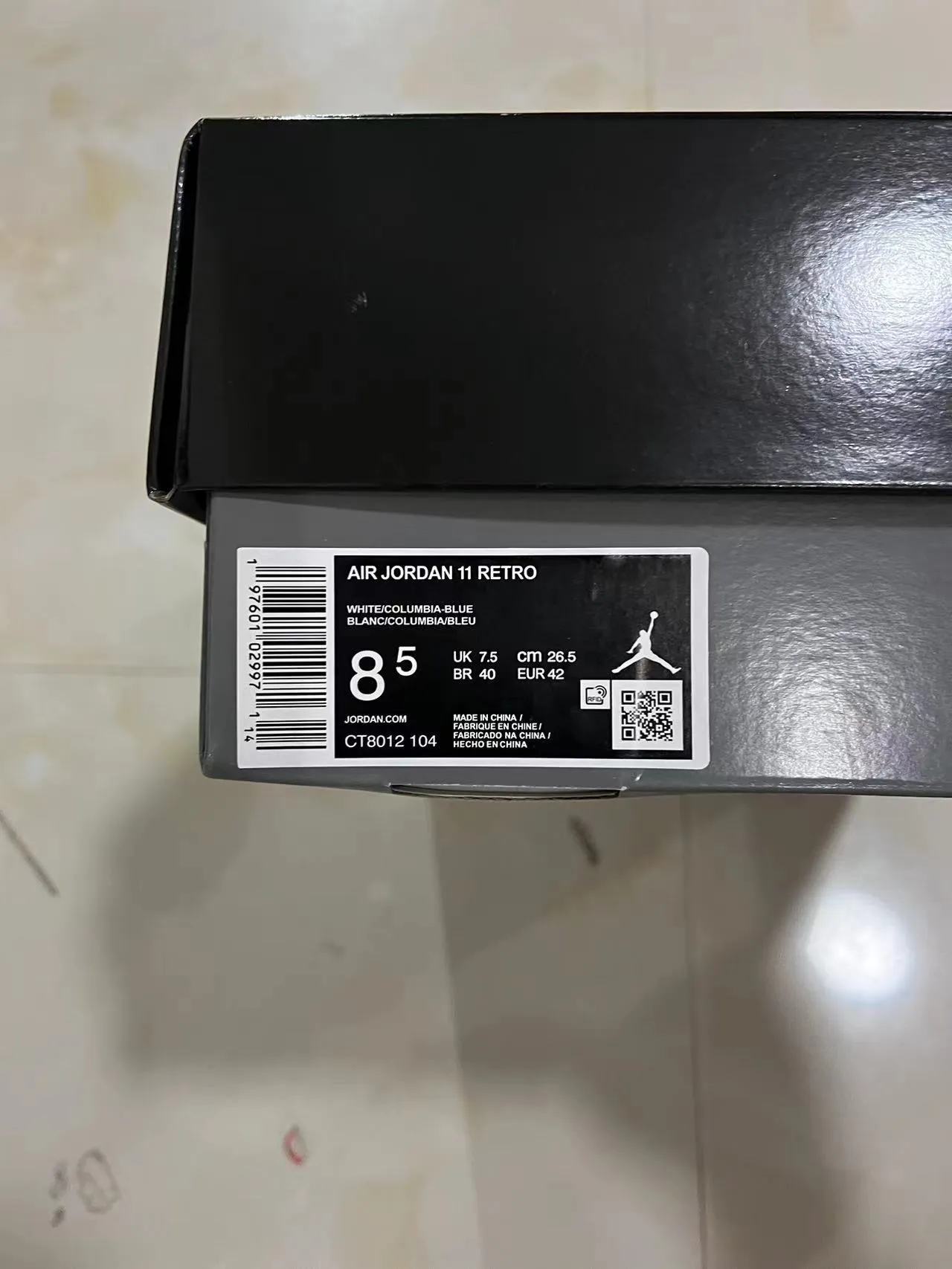 Zapatillas de baloncesto Air Jordan 11 blanco y azul claro 10