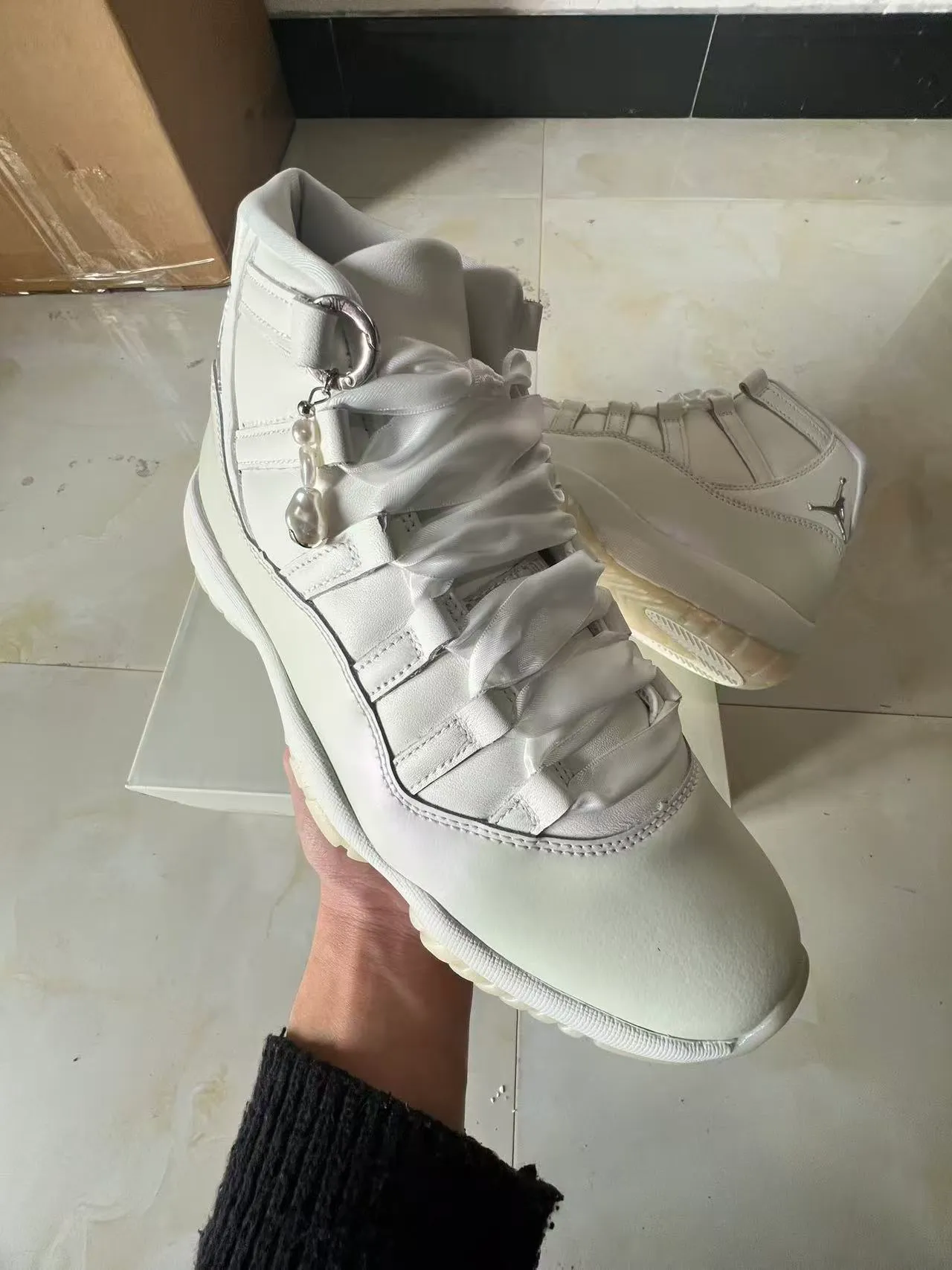 Air Jordan 11 White Patent Leather High-Top Basketball Shoes 2