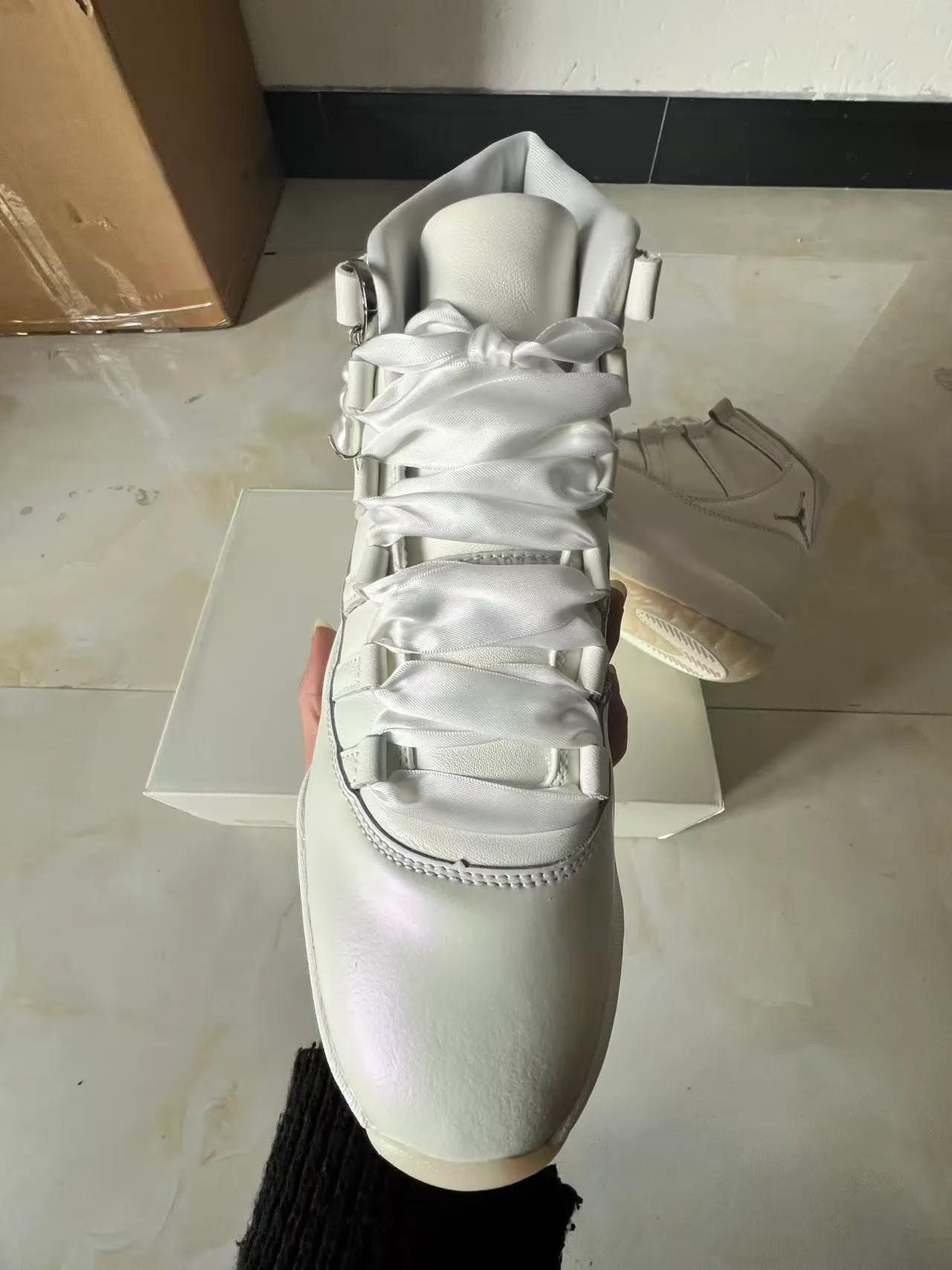 Air Jordan 11 White Patent Leather High-Top Basketball Shoes 3