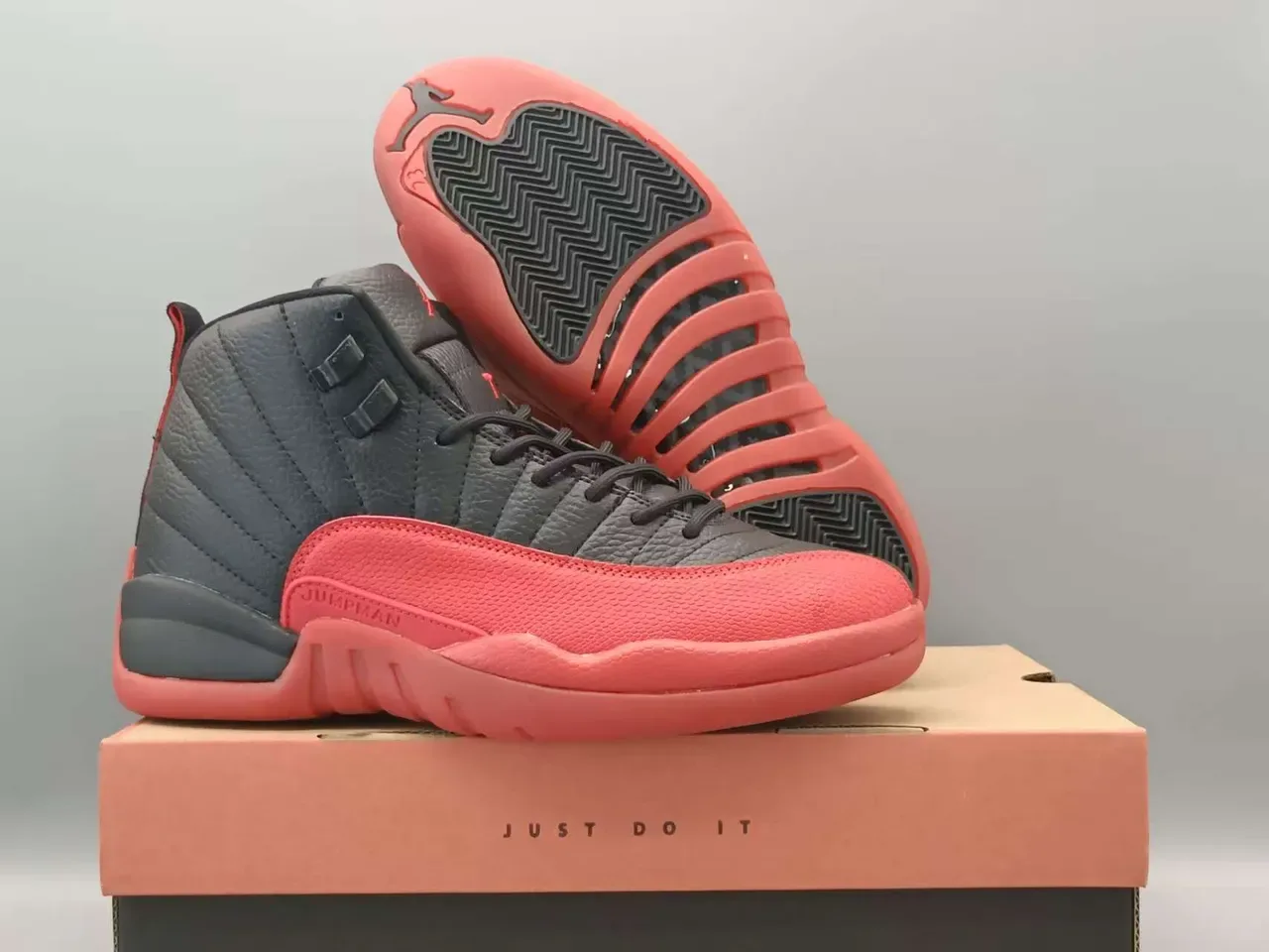 Air Jordan 12 Tênis de Basquete Preto e Vermelho 2