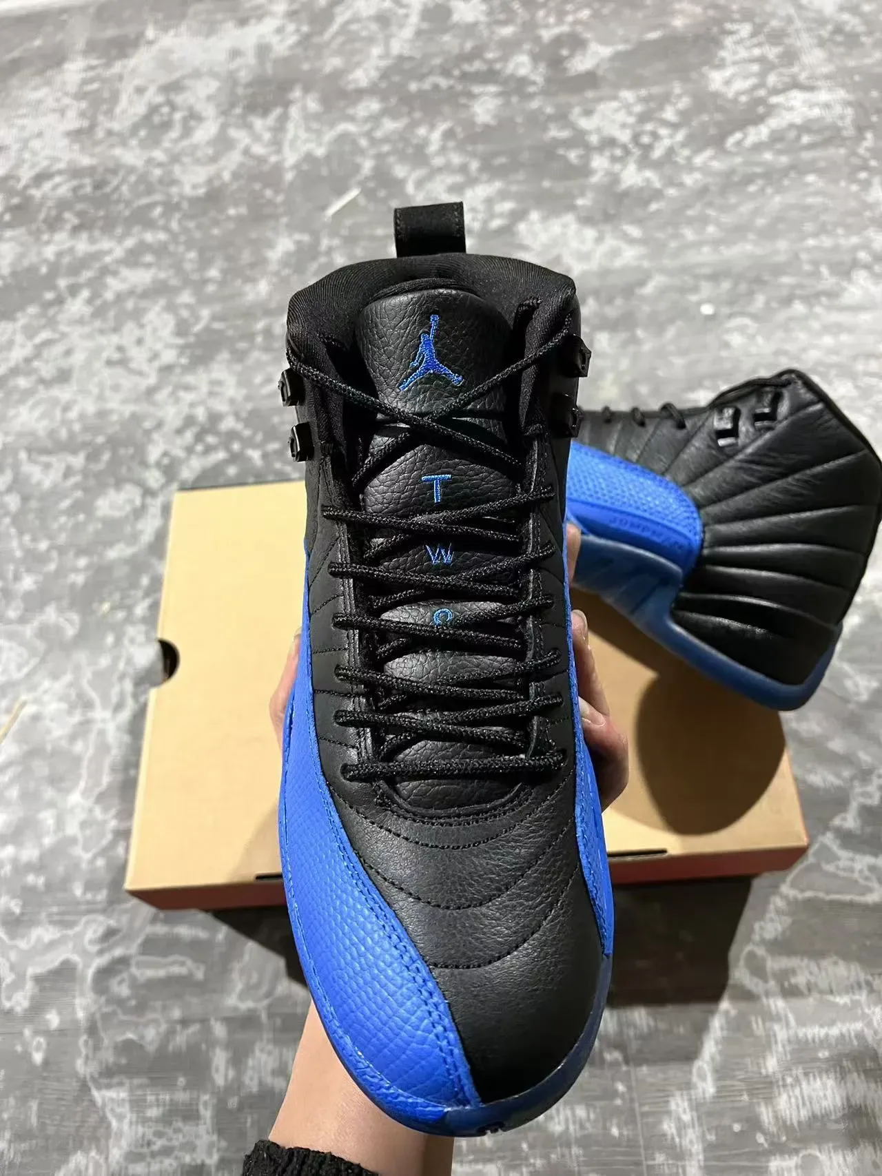 Air Jordan 12 Chaussures de Basketball Noir et Bleu Royal 9