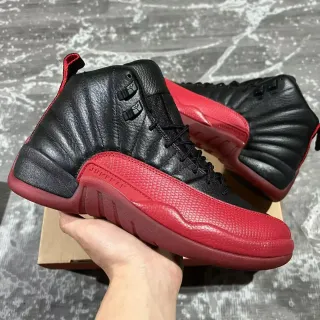 Air Jordan 12 黑红 绗缝皮革 篮球鞋