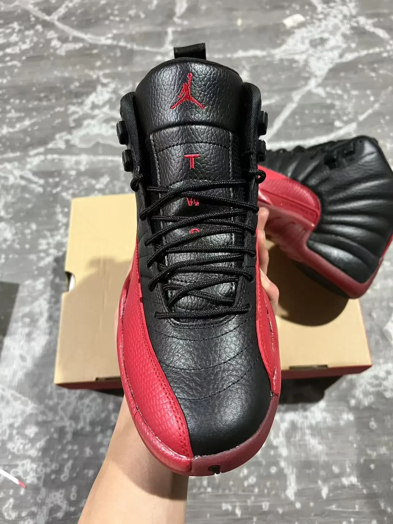 Air Jordan 12 أحذية كرة السلة جلد أسود أحمر مقلم 3