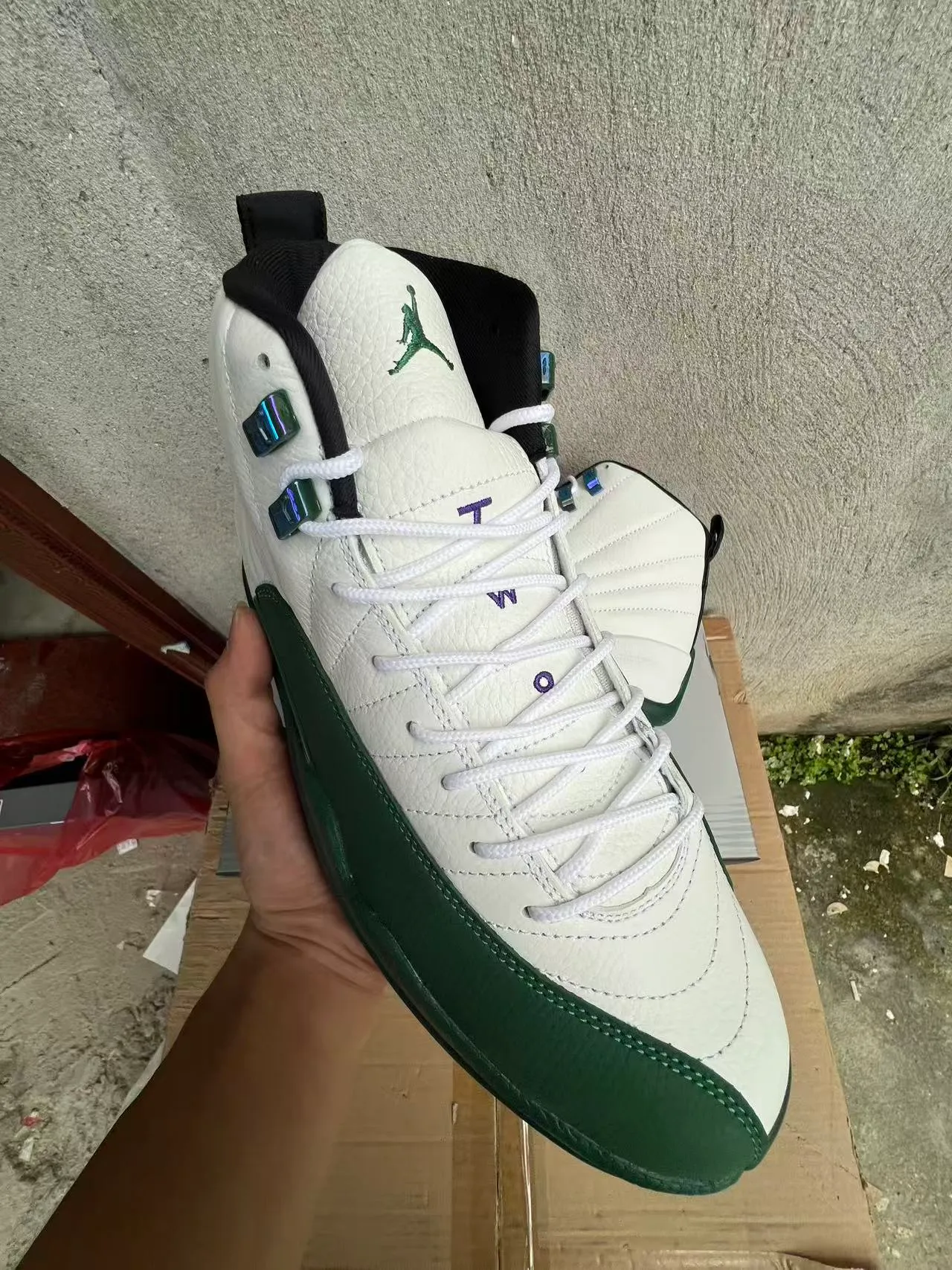 Air Jordan 12 White and Green Basketball Shoes 2