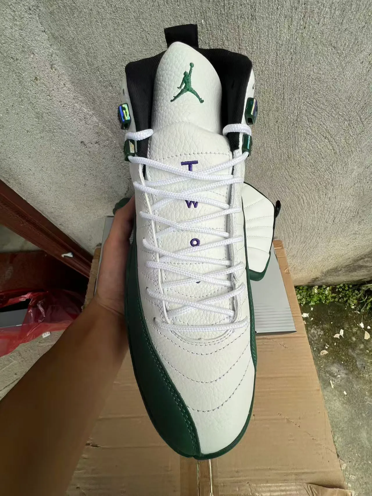Air Jordan 12 White and Green Basketball Shoes 3