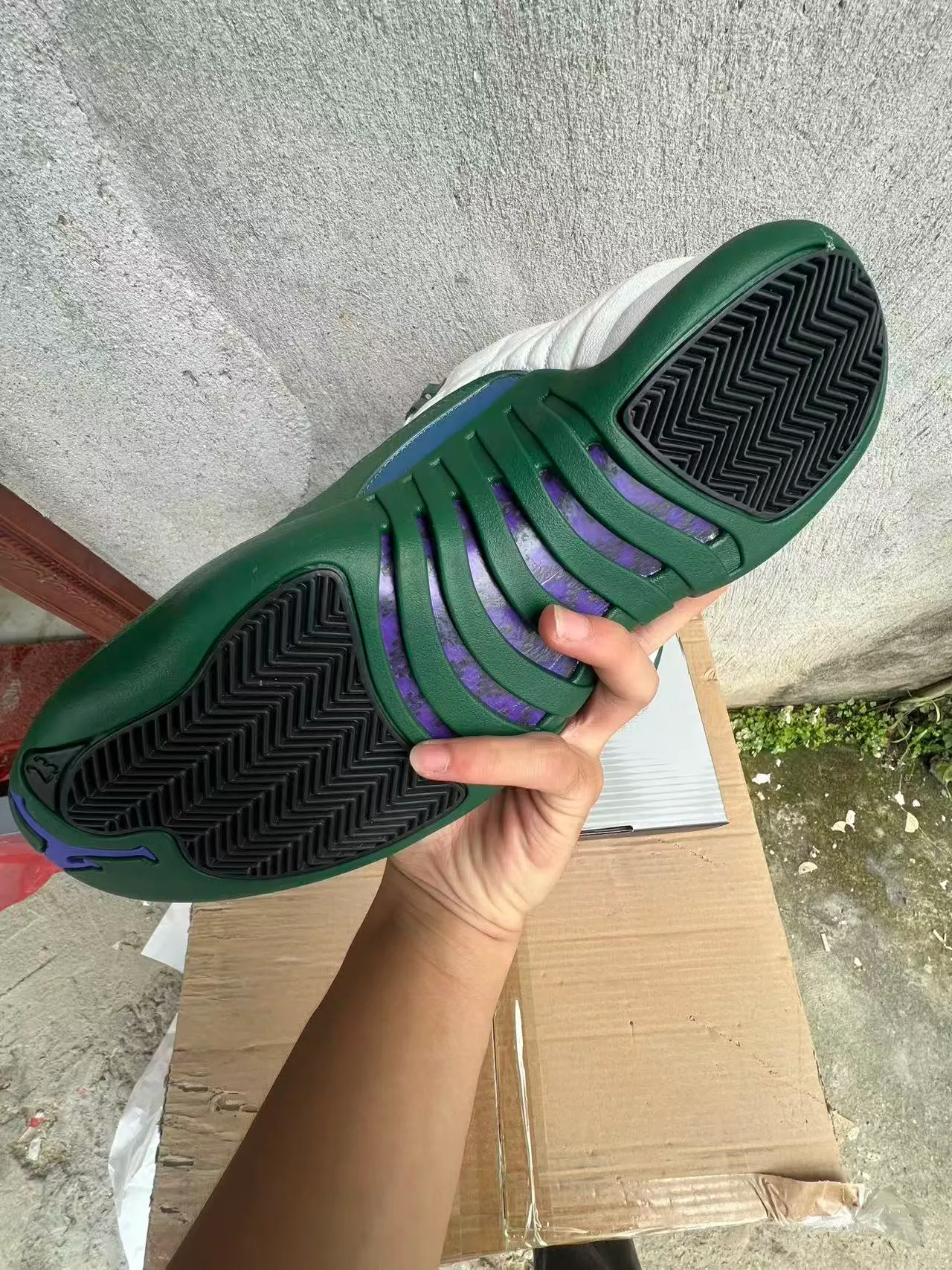 Air Jordan 12 White and Green Basketball Shoes 6