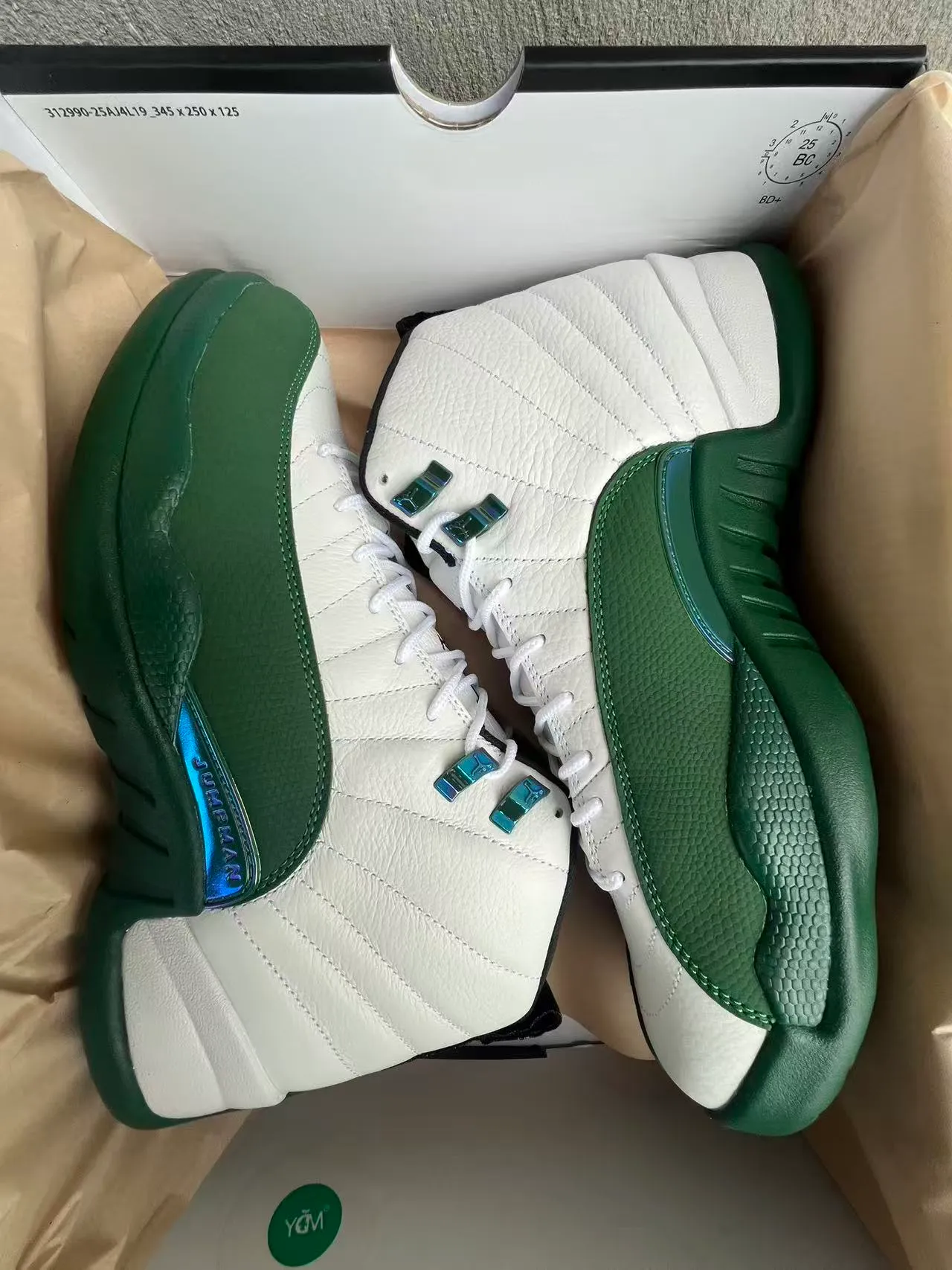 Air Jordan 12 White and Green Basketball Shoes 9