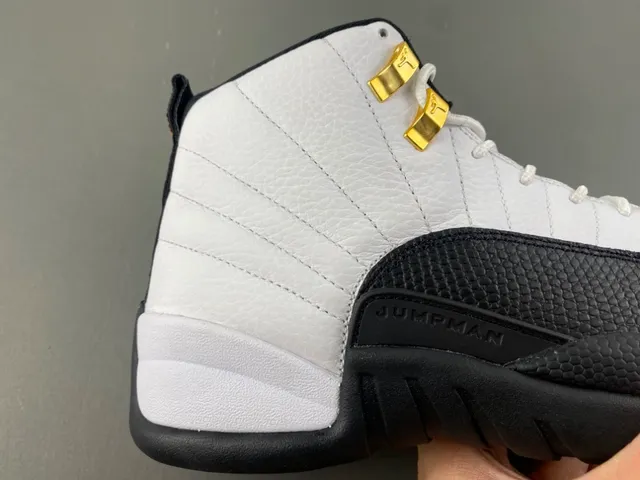 Air Jordan 12 White Black Gold Lace Lock Basketball Shoes 3