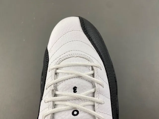 Air Jordan 12 White Black Gold Lace Lock Basketball Shoes 5