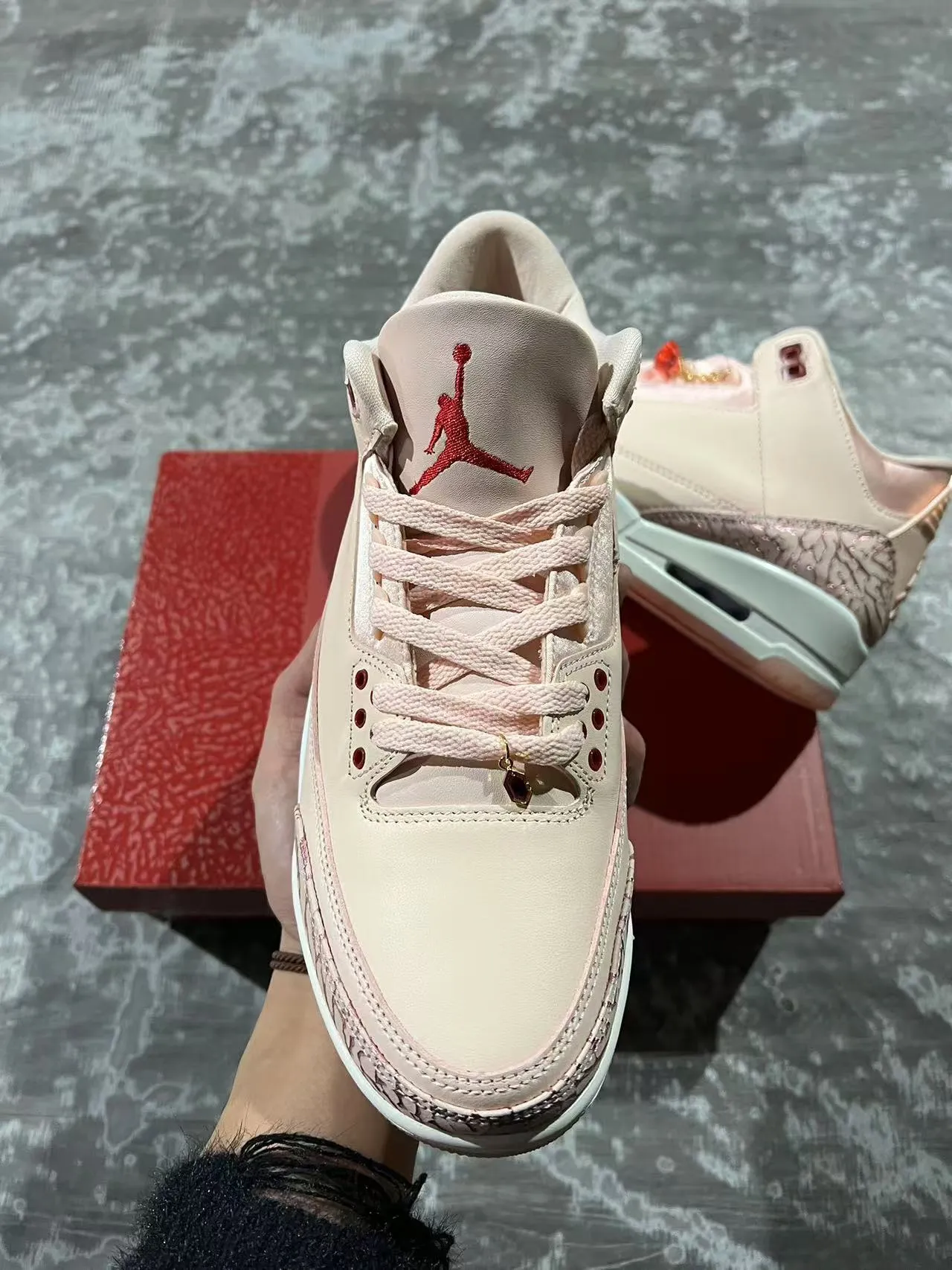 Air Jordan 3 Pink Elephant Basketball Shoes 3