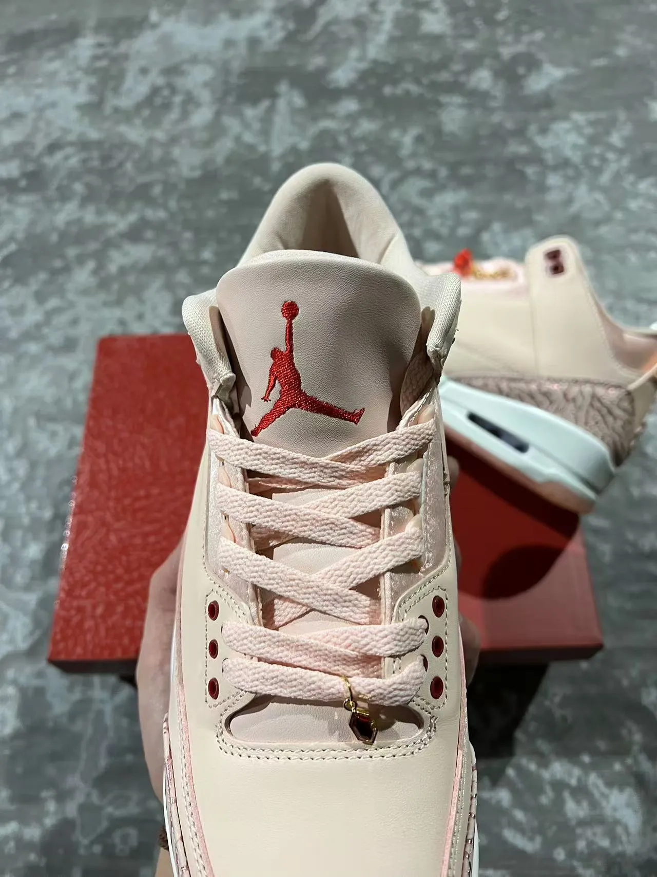 Air Jordan 3 Pink Elephant Basketball Shoes 4