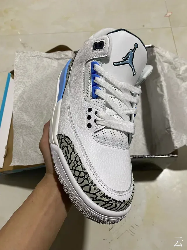 Air Jordan 3 Branco Cemento Estampa de Elefante Tênis de Basquete 2