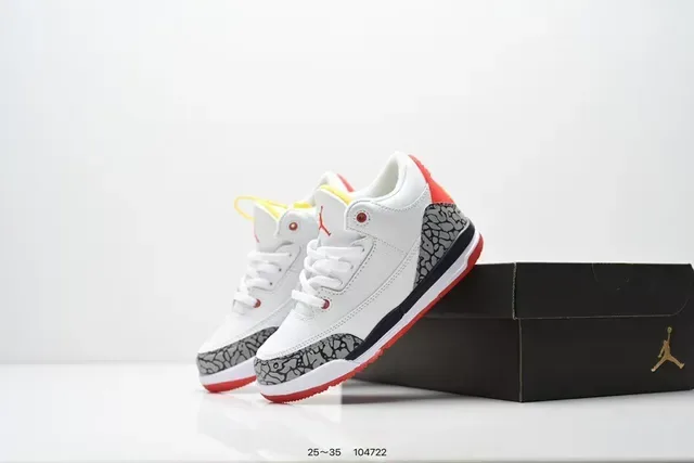Zapatillas lifestyle Air Jordan 3 blanco cemento gris con estampado de elefante 8