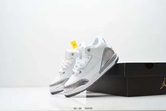Zapatillas lifestyle Air Jordan 3 blanco cemento gris con estampado de elefante 14