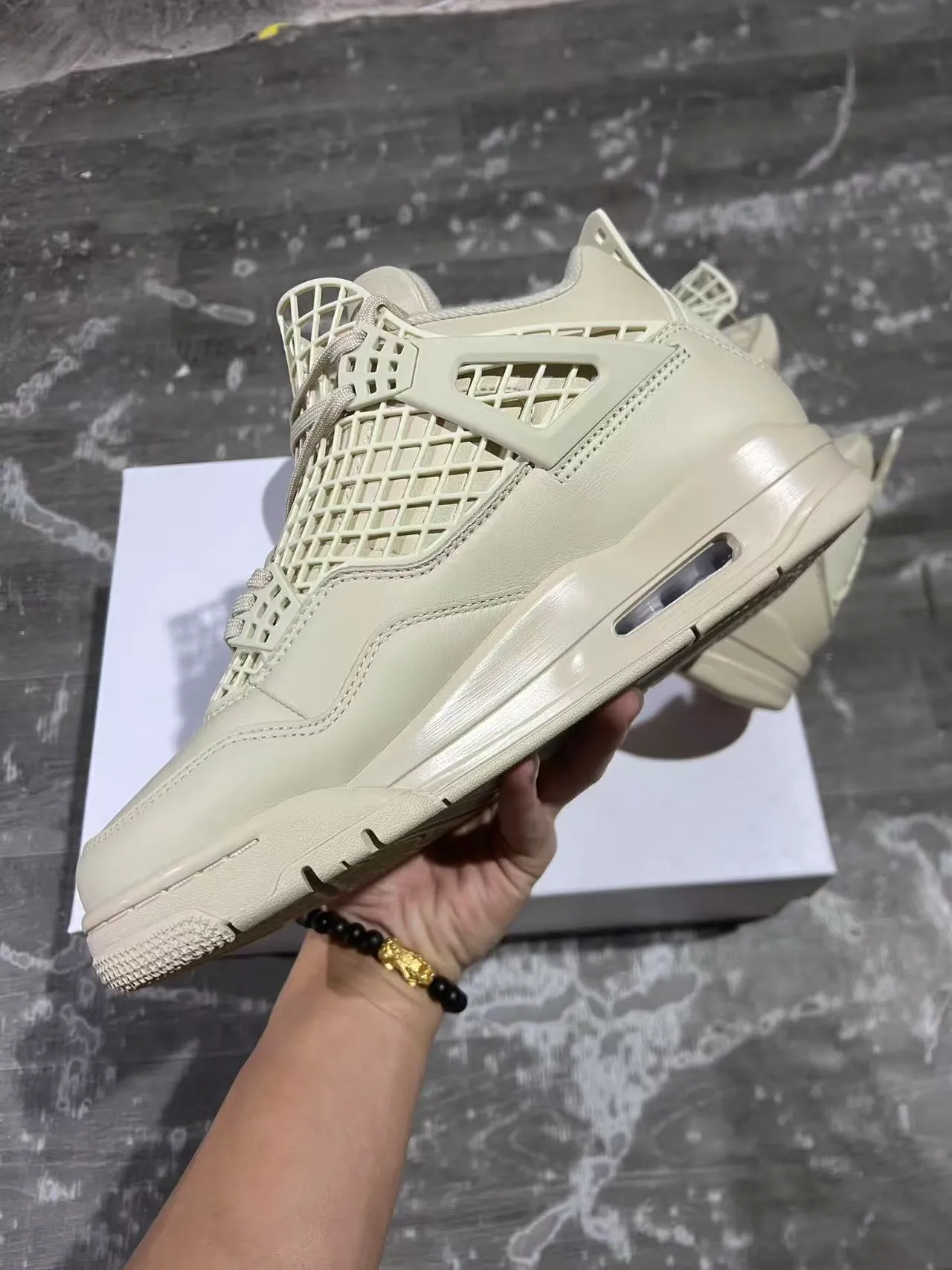 Air Jordan 4 Monochromatic Off-White Basketball Shoes 5