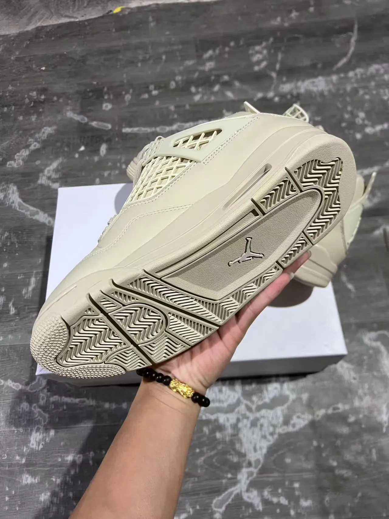 Air Jordan 4 Monochromatic Off-White Basketball Shoes 6