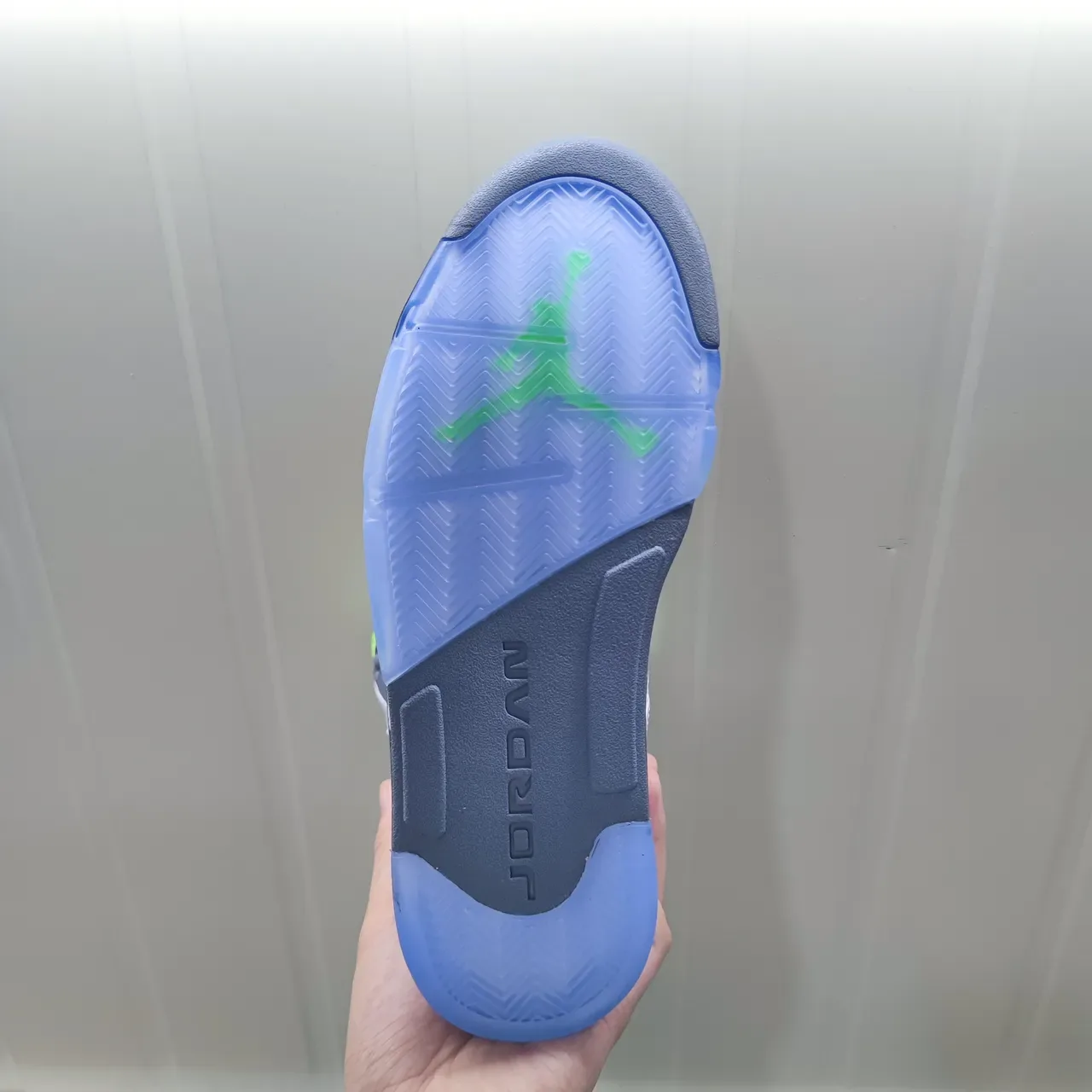 Air Jordan 5 Cinza Claro Verde Neón Marinho Tênis de Basquete 2