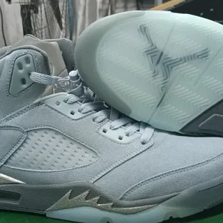 Air Jordan 5 浅灰麂皮金属银篮球鞋