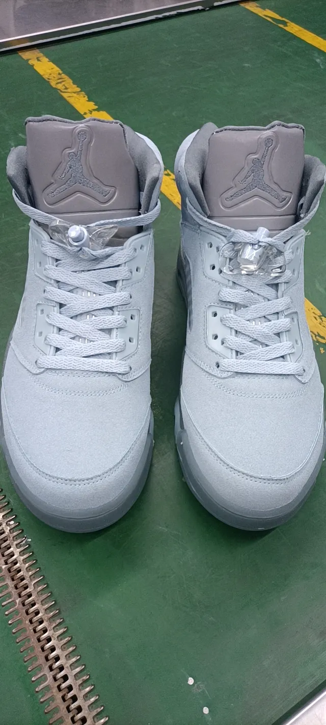 Air Jordan 5 Light Gray Suede Metallic Silver Basketball Shoes 2