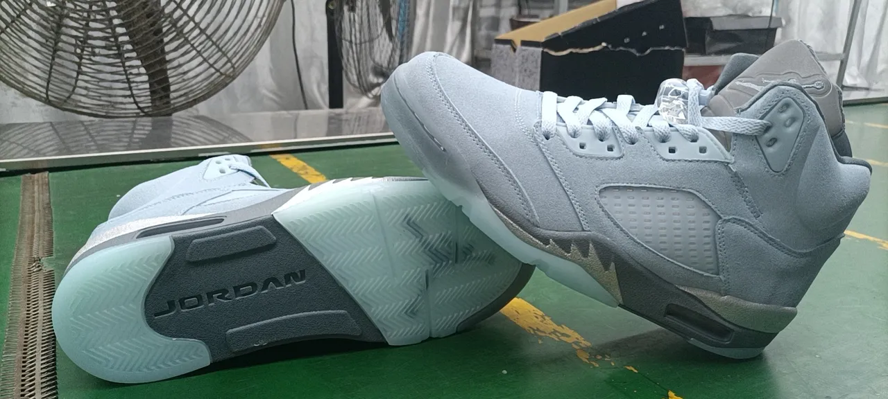 Air Jordan 5 Light Gray Suede Metallic Silver Basketball Shoes 3