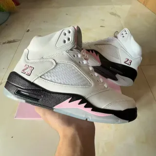 Air Jordan 5 白黑粉篮球鞋