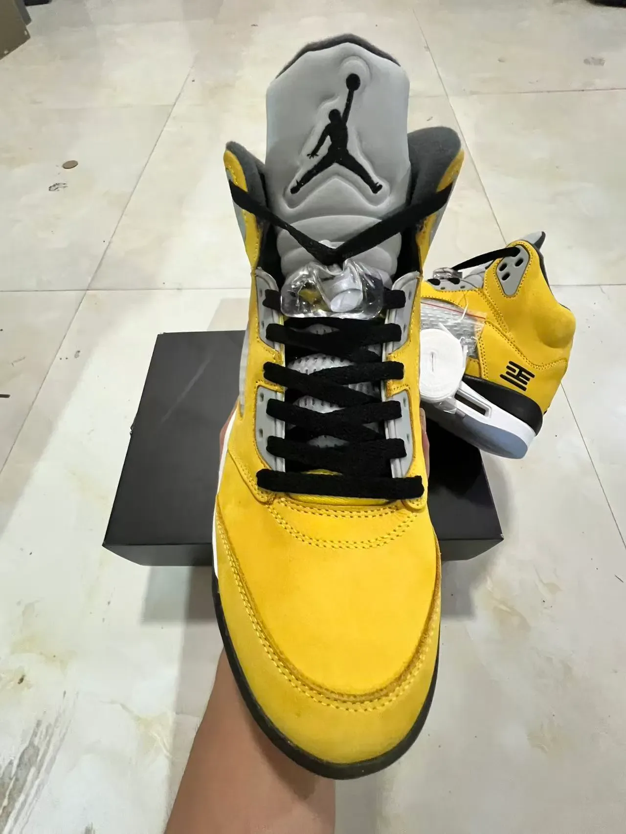 Air Jordan 5 Amarillo Negro Gris Zapatos de Baloncesto 3