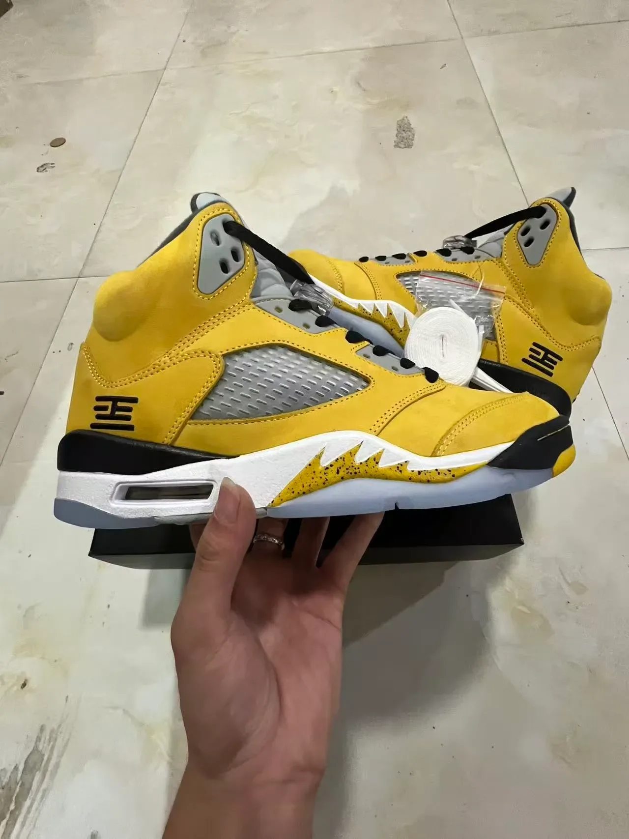 Air Jordan 5 Amarillo Negro Gris Zapatos de Baloncesto 7