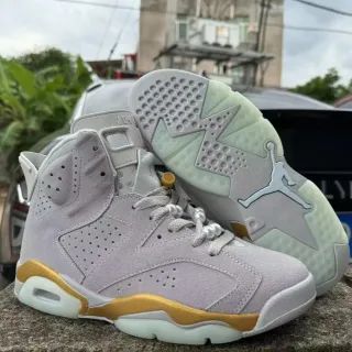 Air Jordan 6 Light Gray and Gold Basketball Shoes
