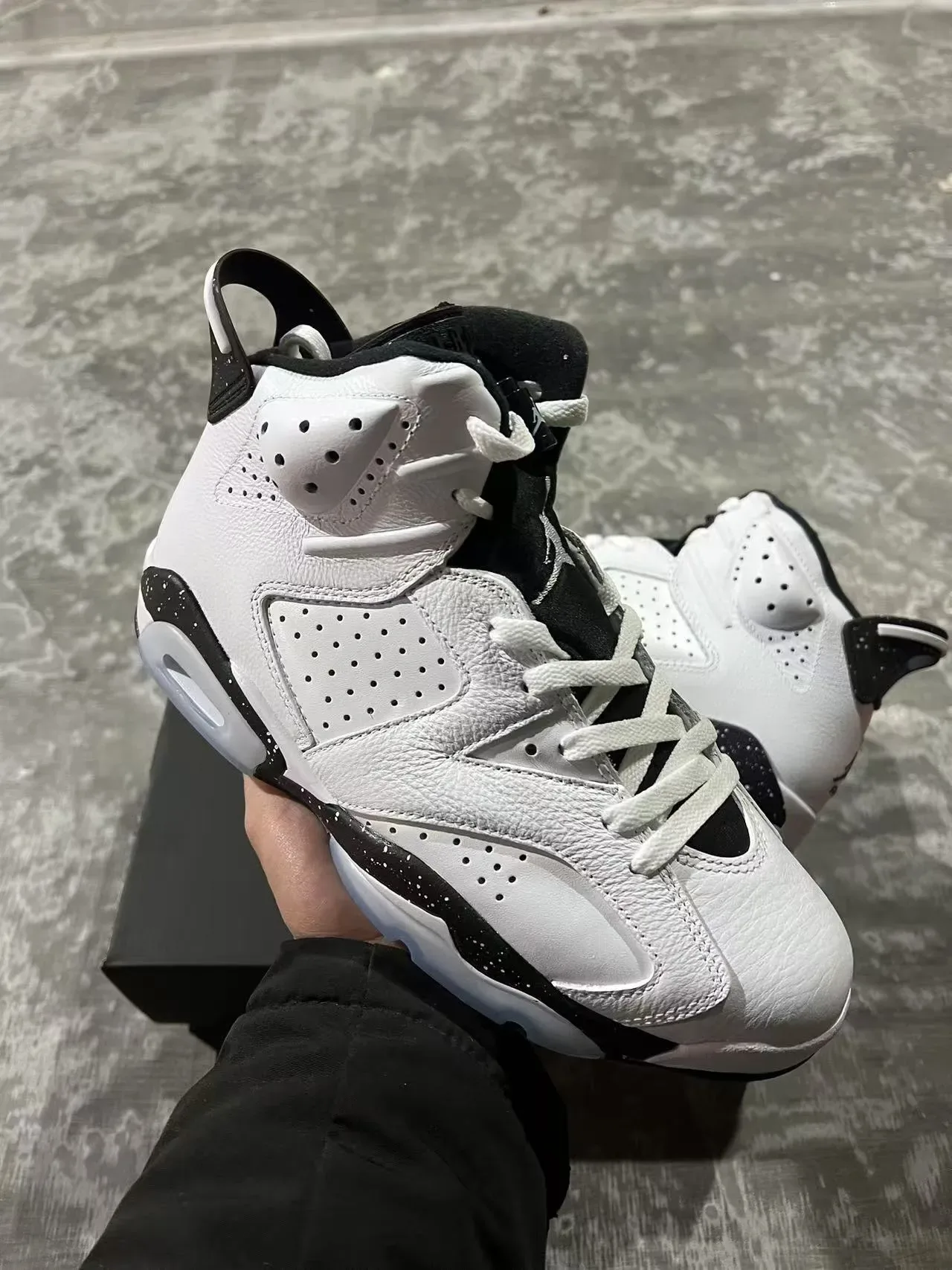 Air Jordan 6 White Black Speckled Midsole Basketball Shoes 2