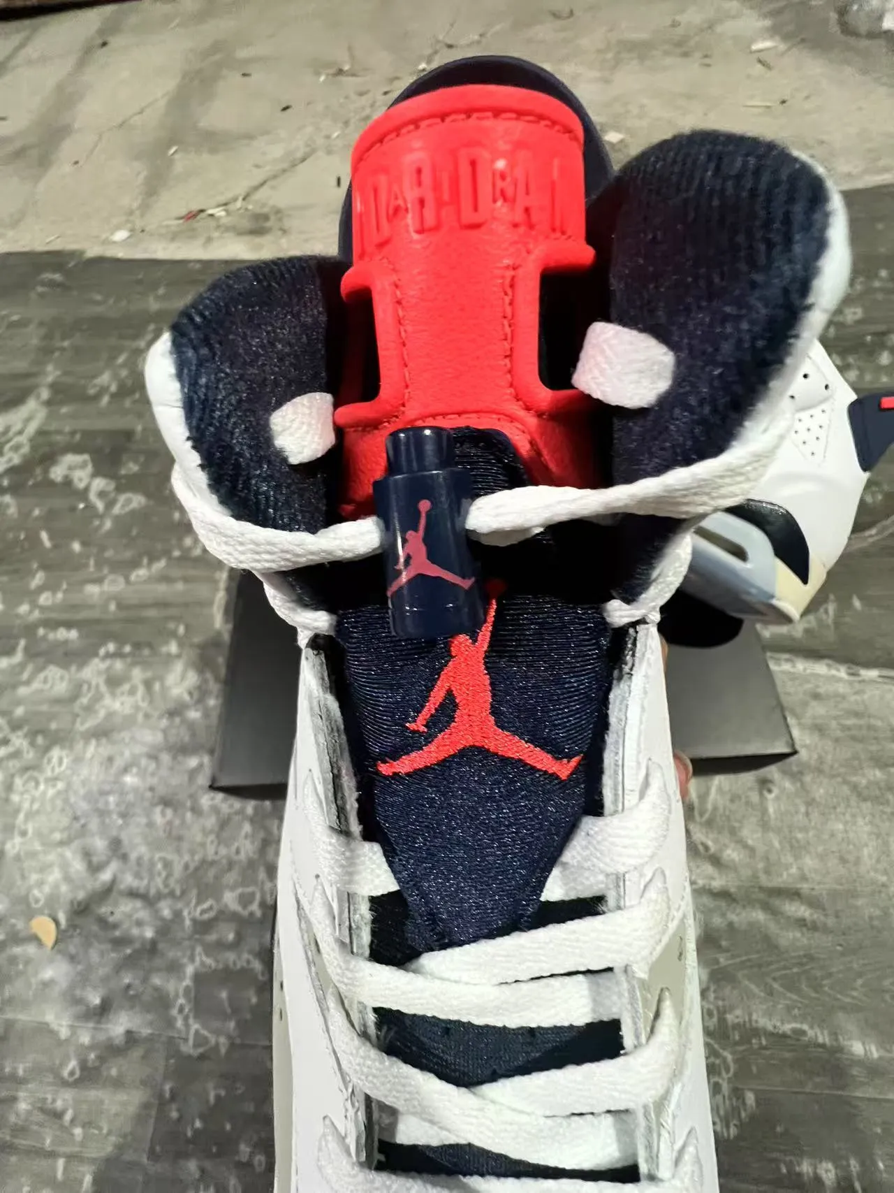 Chaussures de basketball Air Jordan 6 blanc gris clair bleu marine rouge 4