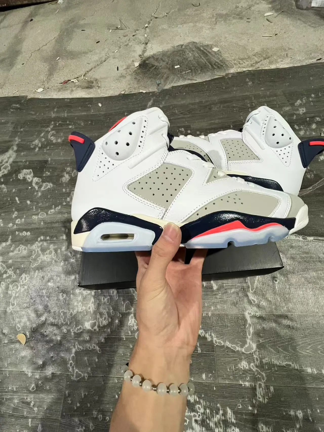 Chaussures de basketball Air Jordan 6 blanc gris clair bleu marine rouge 7