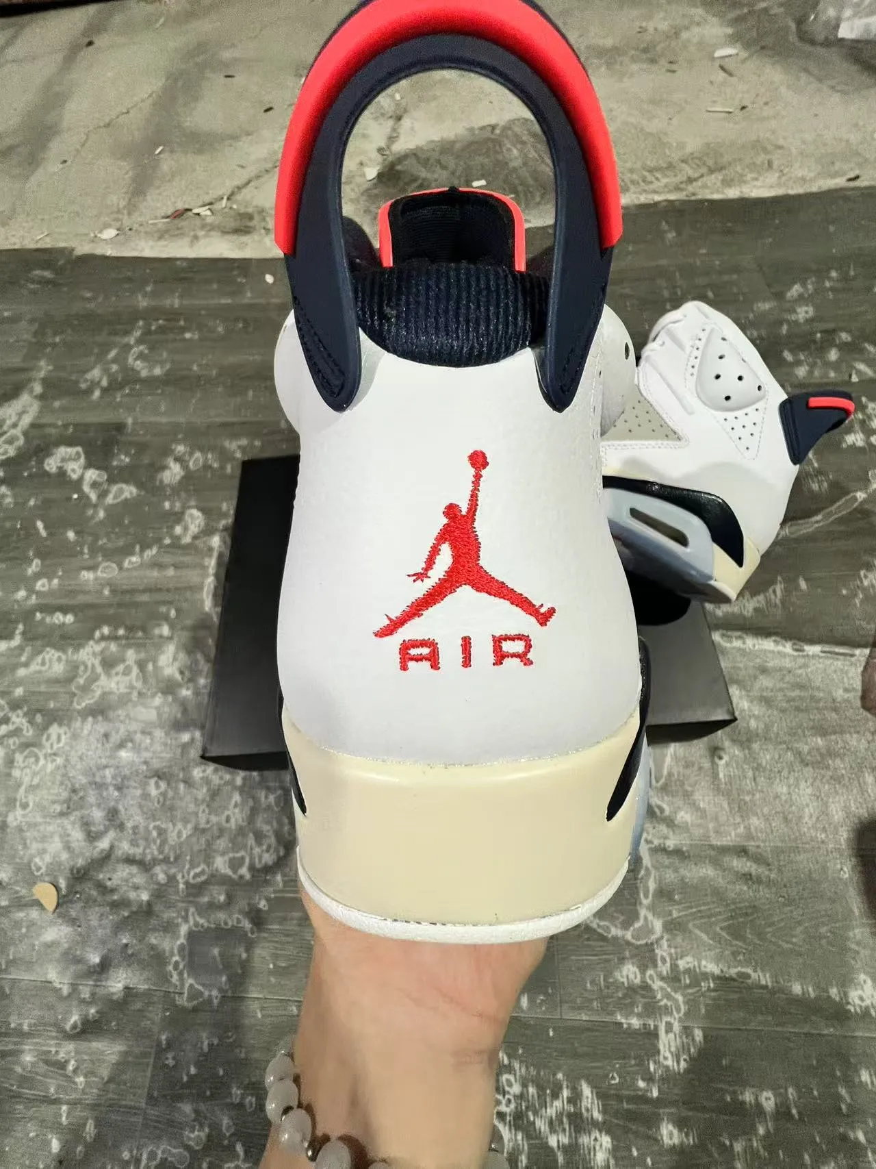 Chaussures de basketball Air Jordan 6 blanc gris clair bleu marine rouge 8