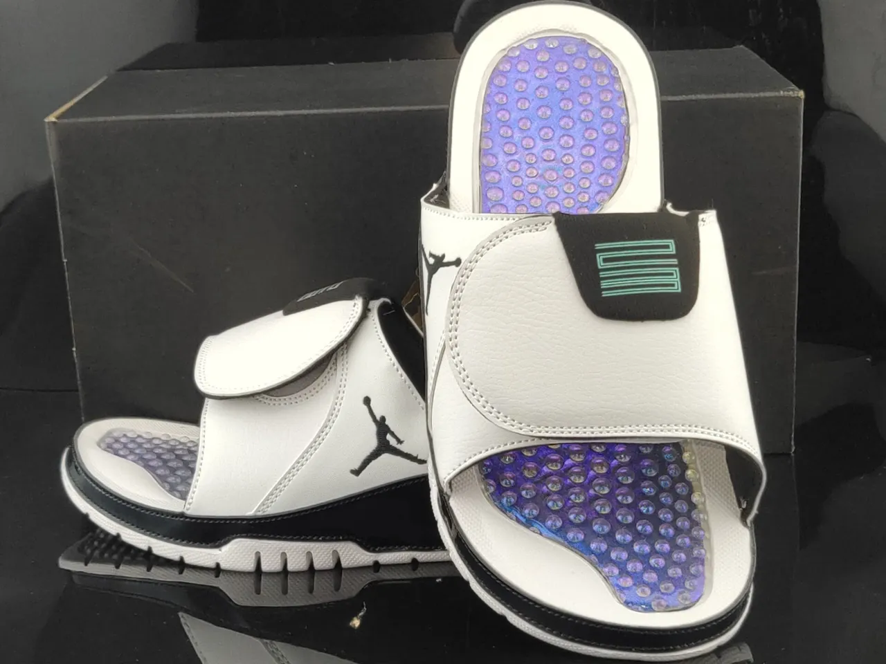 Air Jordan White Black Leather Upper Patent Heel Counter Slippers 4