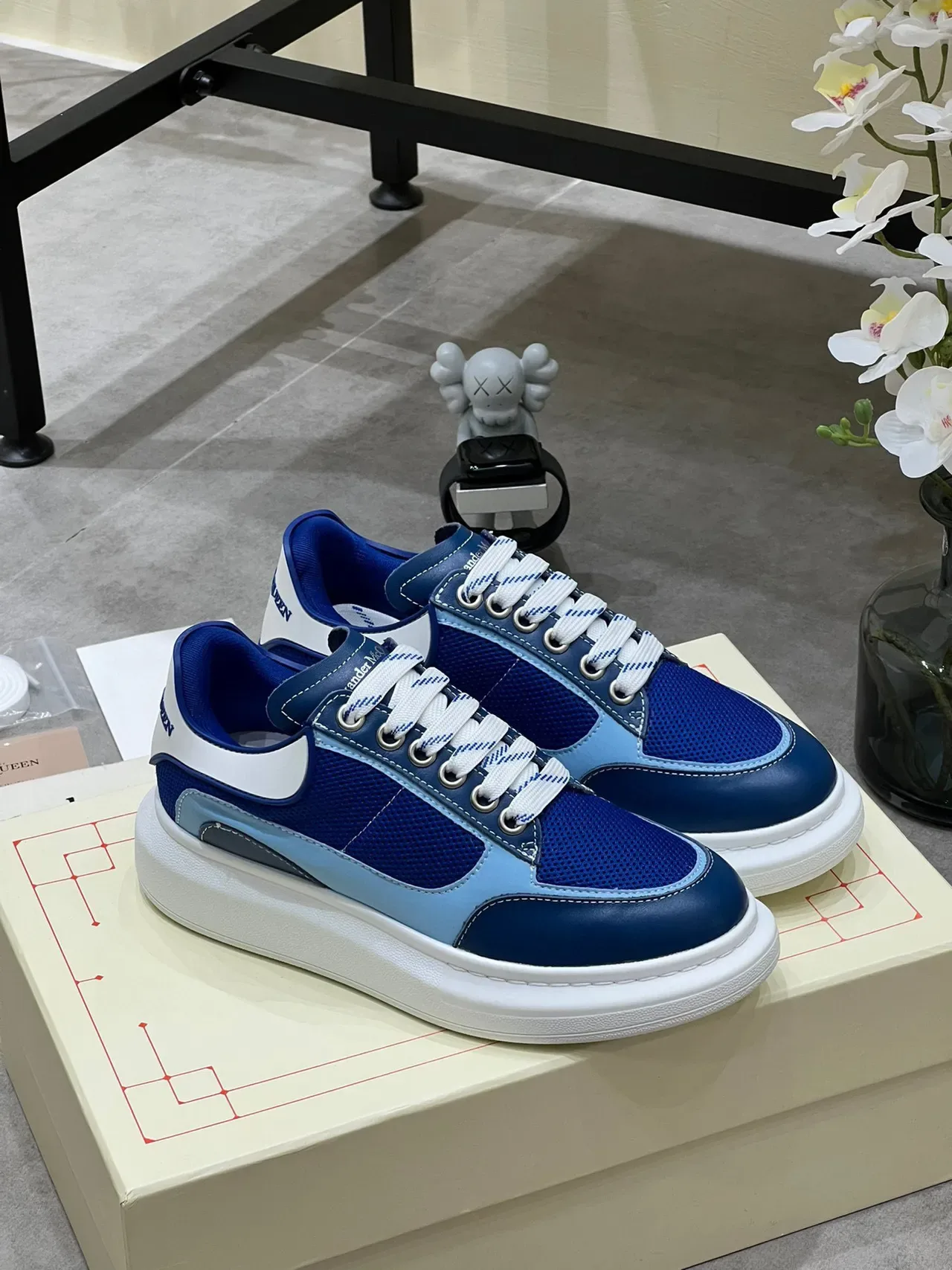Alexander McQueen Tênis Lifestyle Azul Branco Sola Plataforma Oversized Mesh e Painel de Couro 9