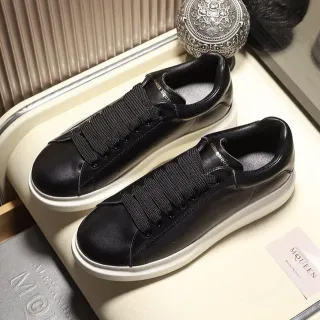 Alexander McQueen ओवरसाइज्ड स्नीकर काला चमड़ा जीवन शैली स्नीकर