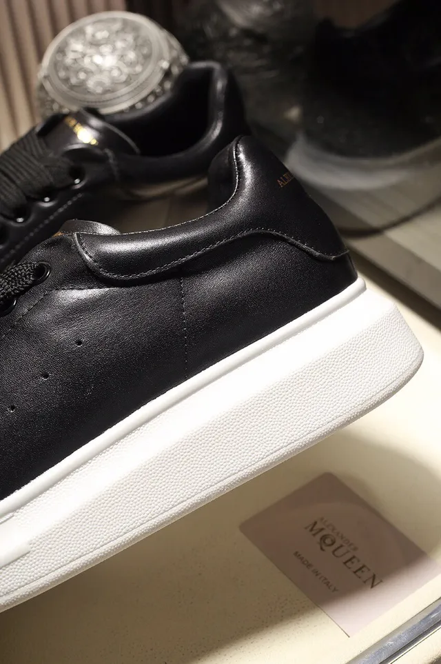 Alexander McQueen ওভারসাইজ স্নিকার কালো চামড়া লাইফস্টাইল স্নিকার 3