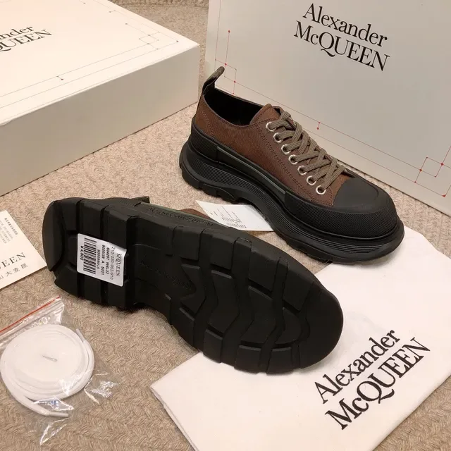 Alexander McQueen حذاء oversized قماش بني سول أسود حذاء أسلوب حياة 3