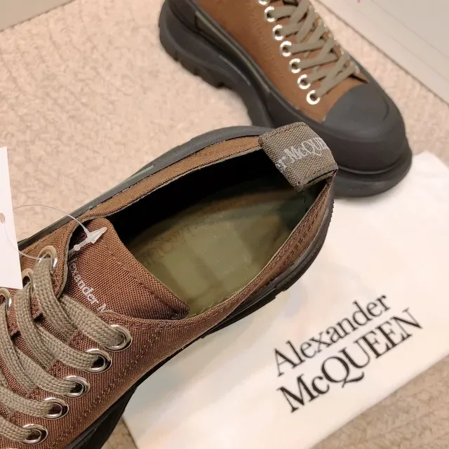 Alexander McQueen حذاء oversized قماش بني سول أسود حذاء أسلوب حياة 5