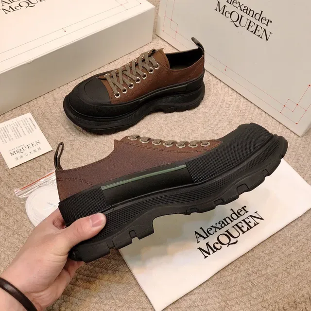 Alexander McQueen حذاء oversized قماش بني سول أسود حذاء أسلوب حياة 7