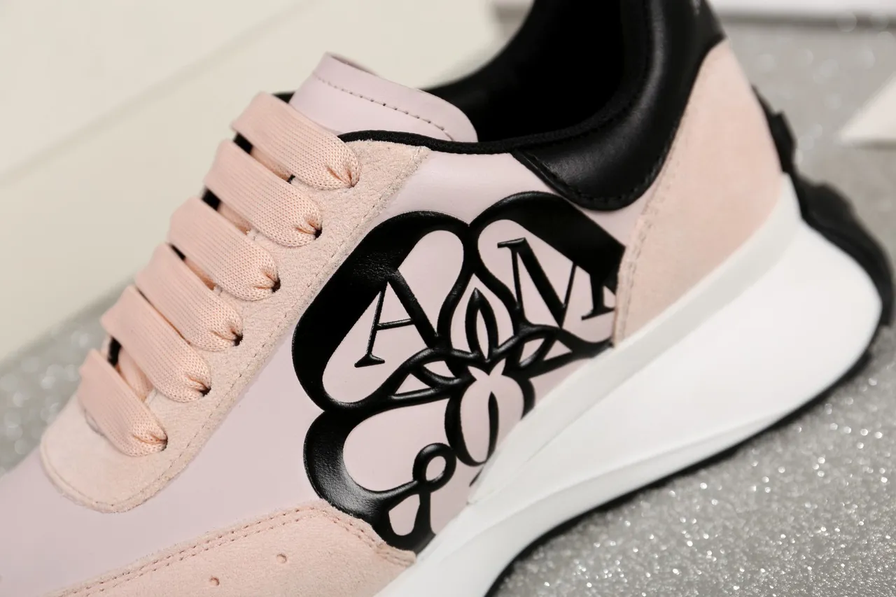 Alexander McQueen Zapatillas oversized rosa ante Lifestyle Sneakers 5