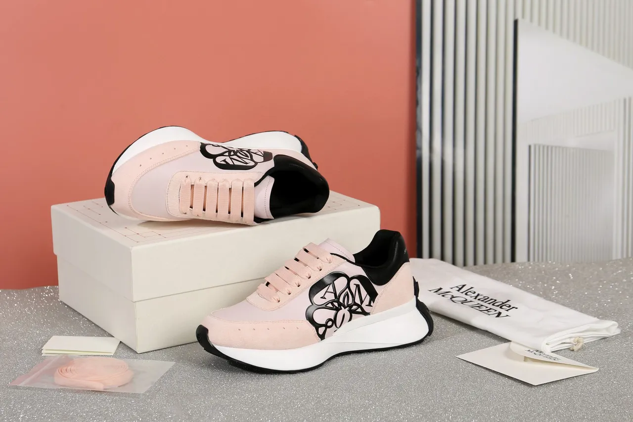Alexander McQueen Zapatillas oversized rosa ante Lifestyle Sneakers 7