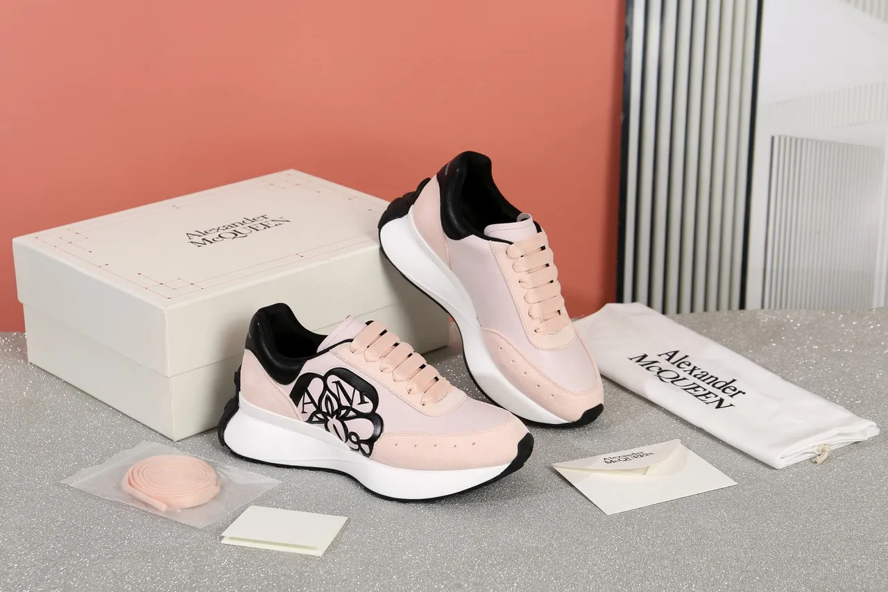 Alexander McQueen Zapatillas oversized rosa ante Lifestyle Sneakers 8